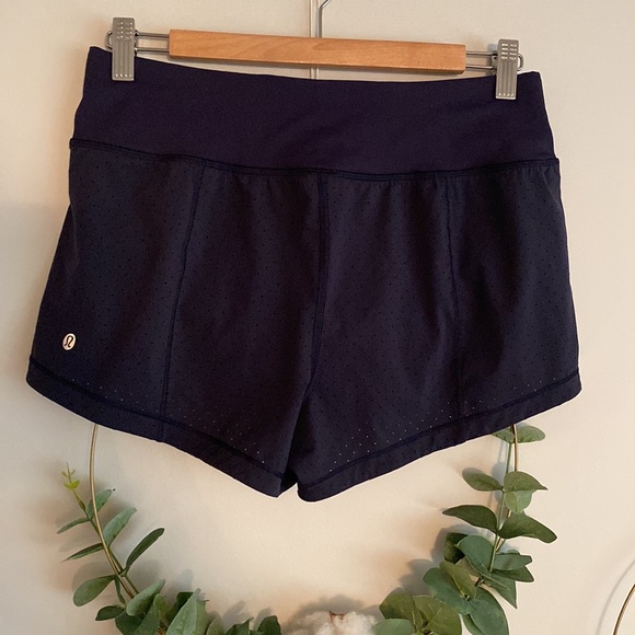 Lululemon Final Lap Short (2.5")
Midnight Navy size 6 shorts blue running - Picture 8 of 11